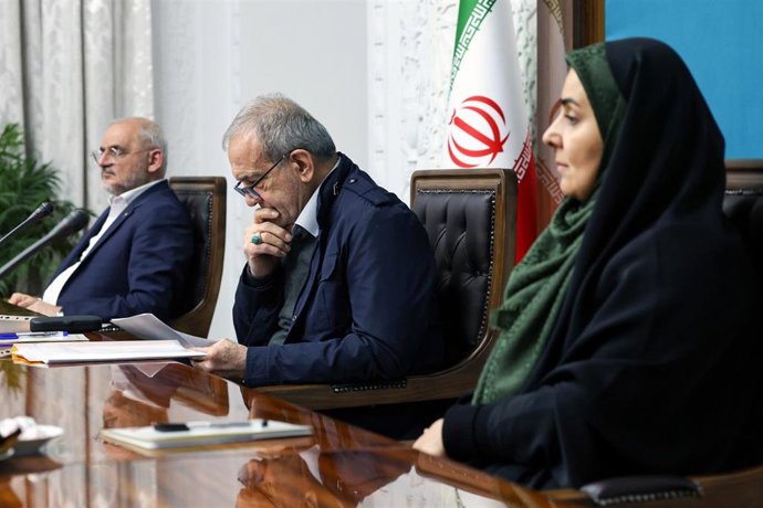 Pezeshkian asegura que Irán está dispuesta a fumar la Pipa de la Paz.